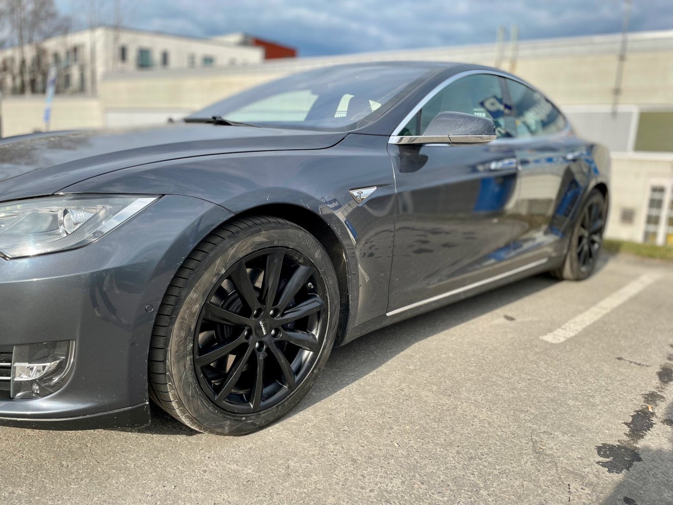 tesla-model-s